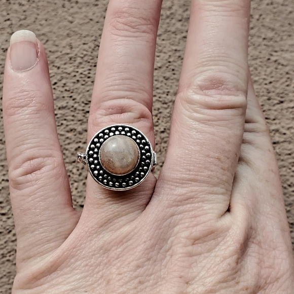 New Natural Sunstone 925 Silver Poison Ring. - Picture 9 of 12